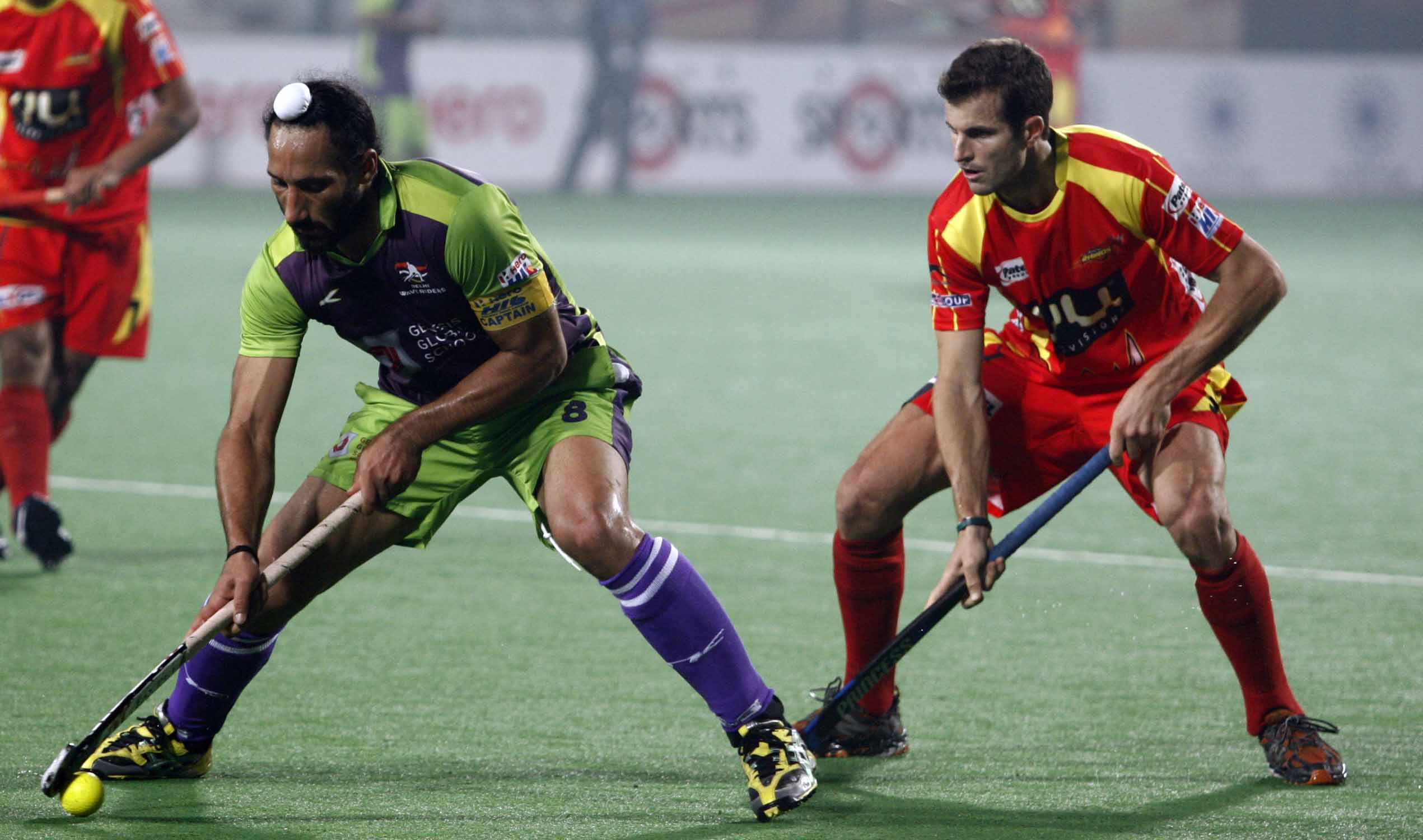 sardar-singh-in-action-during-the-match-1255756-1423719384